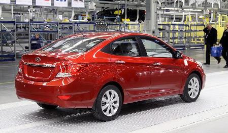 Hyundai Solaris   Garnet Red